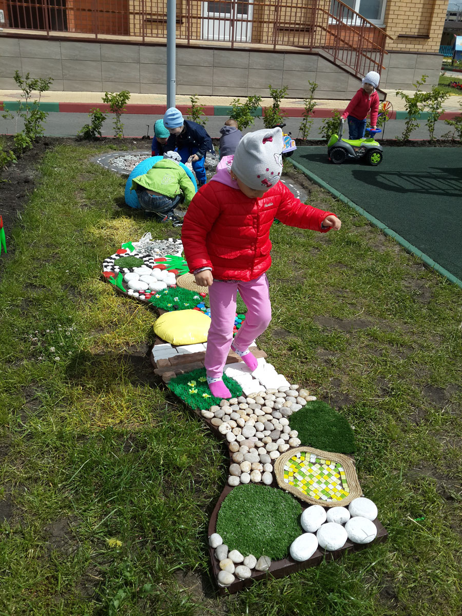 оформление двора детского сада своими руками